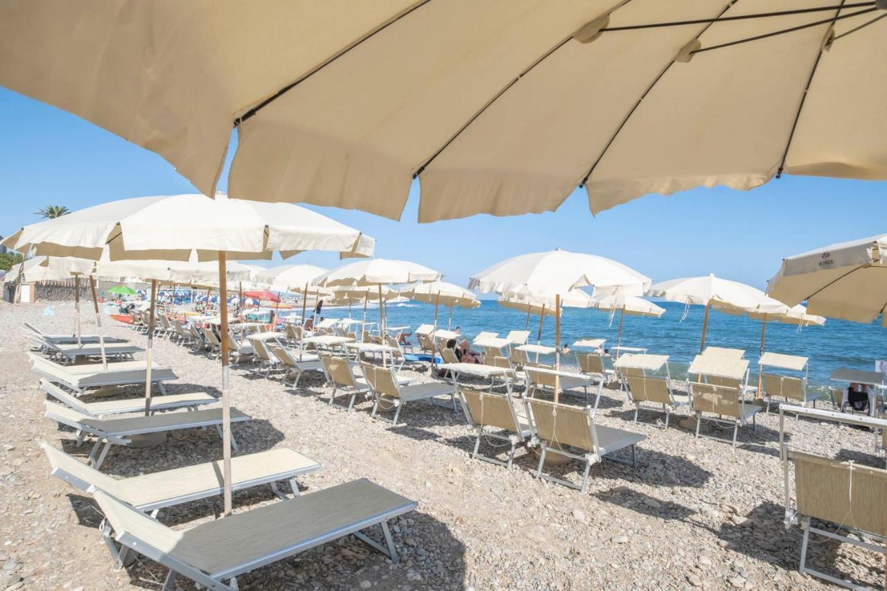 Hotel Del Sole Santa Marinella Exterior foto