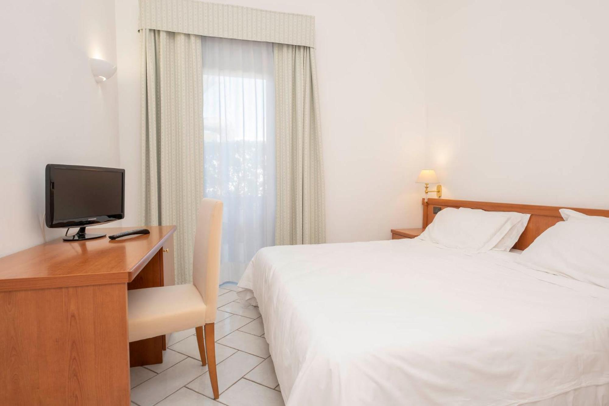 Hotel Del Sole Santa Marinella Zimmer foto