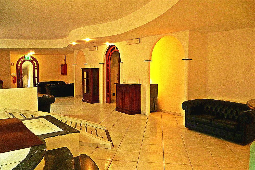 Hotel Del Sole Santa Marinella Exterior foto